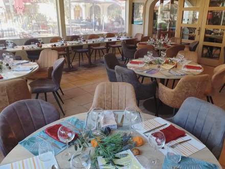 La Lune de mougins à Mougins restaurant table intérieur